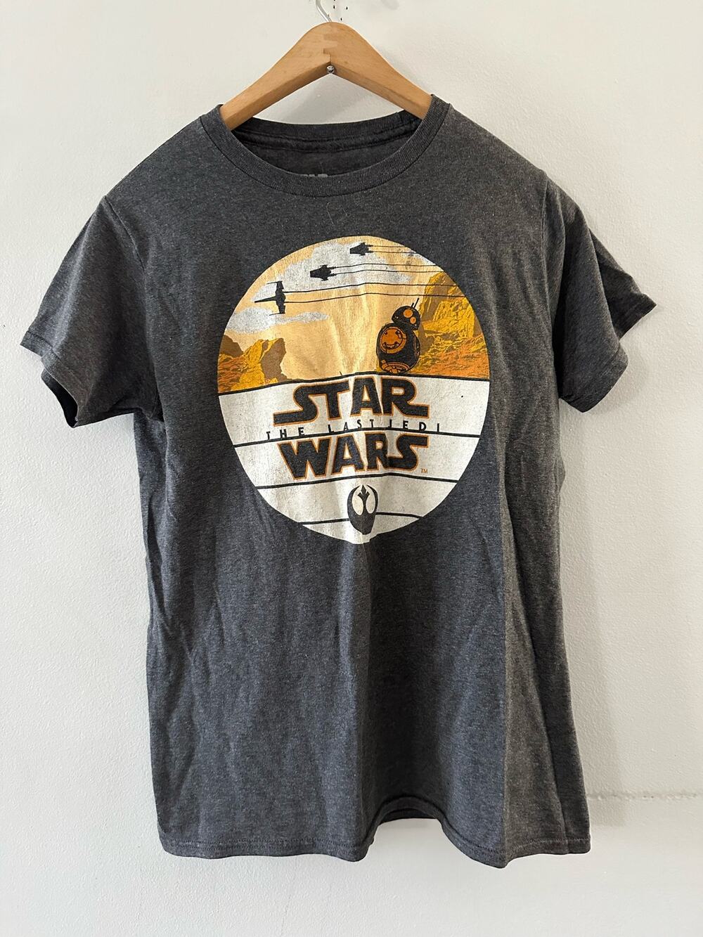 Star Wars Top Women's Small Gray The Last Jedi Crewneck Tee Fifth Sun